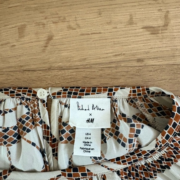 Blouse - Picture 2 of 2